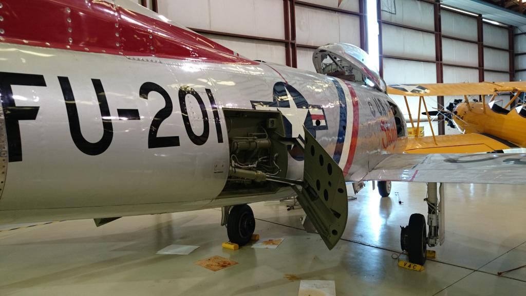 Um F-86 totalmente restaurado e há um outro a caminho
