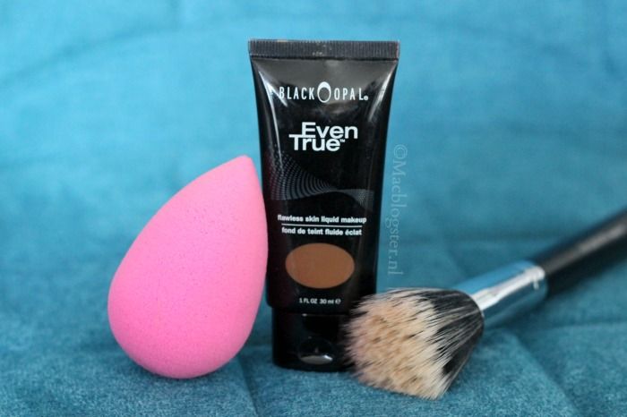 5 tips voor het vinden en mengen van de juiste foundation 5 tips voor het vinden en mengen van de juiste foundation photo Beauty_blender_Stippling_brush_zps74r9p5el.jpg