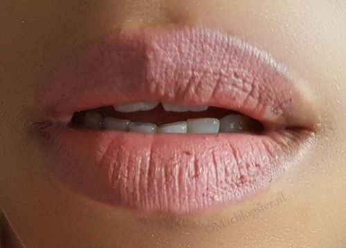 Charlotte Tilbury Pocket Pout Kiss Me Quick: vreemd! photo Charlotte Tilbury Pocket Pout Close_up_zpslzq2erfk.jpg