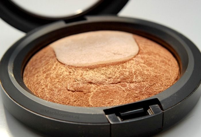 MAC Skinfinsh: Perfectly Poised Mineralize Skinfinish MAC Divine Night Mineralize Skinfinish photo MAC_Divine_Night_Mineralize_Skinfinish_zps15293728.jpg