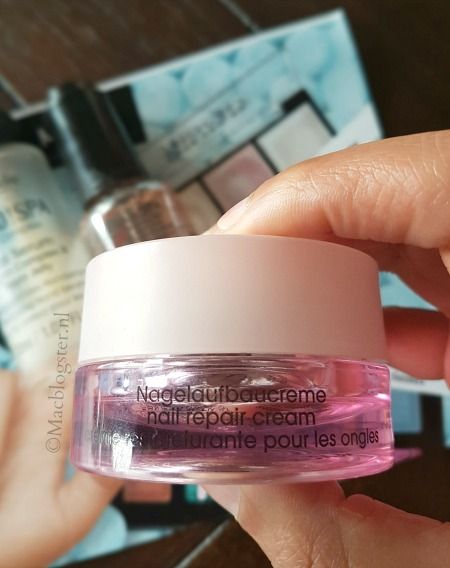 5 Nagelproducten waarmee je gedag zegt tegen gespleten nagels photo Nagelproducten_nail_repair_cream_zpsfnjbtbse.jpg