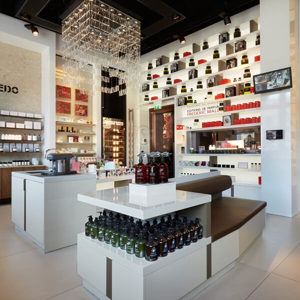 Make-up shoppen in Amsterdam Skins Cosmetics Conservatorium hotel photo Skins_cosmetics_conservatorium_hotel_zpsauo5pzyf.jpg