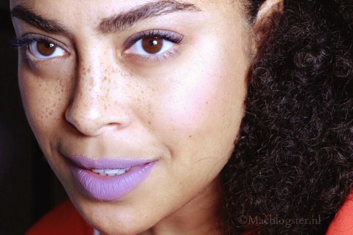 Sleek Solstice highlighter review mixed skin photo Sleek_Solstice_look_close_up_zpsoof44jzs.jpg