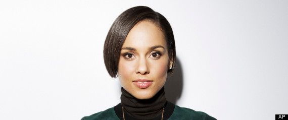 photo r-ALICIA-KEYS-SUPER-BOWL-NATIONAL-ANTHEM-large570_zps3653a62e.jpeg