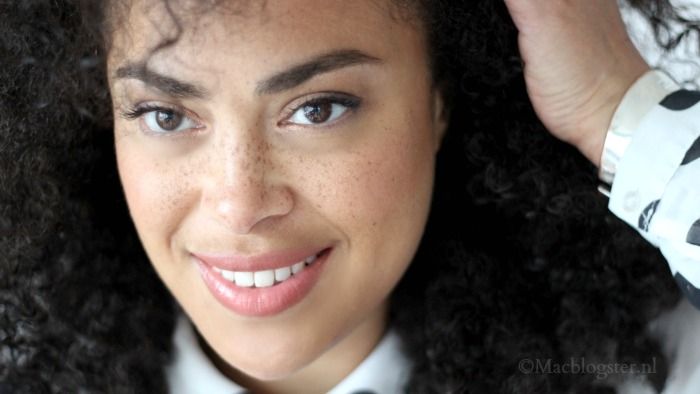 Nude kleurige lipstick voor getinte vrouwen: Bobbi Brown Lip Color Carnation Bobbi Brown lipstick Carnation Full Face look photo Bobbi_Brown_Carnation_lip_color_zpsuekreguk.jpg