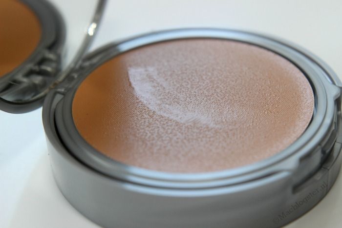  photo Close-uptextuurEtosBBCompactCream_zps02bc7ad2.jpg