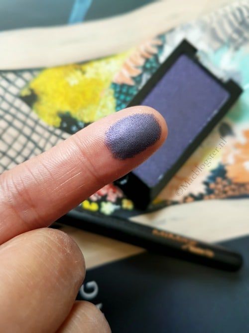 Zou jij deze Makeup Revolution oogschaduw kopen voor €1,49? photo Makeup_Revolution_Mono_oogschaduw_Iwontbealone swatch_zpszpawhv5u.jpg