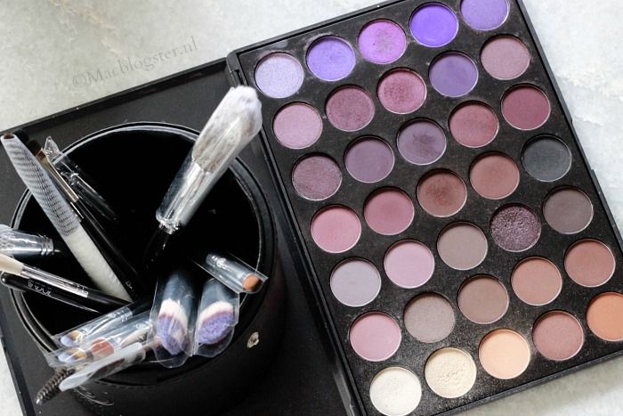 Morphe 35P Palette Review: 3 Redenen Waarom Ik Gematigd Enthousiast Ben 7 Review Morphe Brushes 35P mixed skin photo Morphe_brushes_35P_oogschaduws_zpsj76kvr5i.jpg