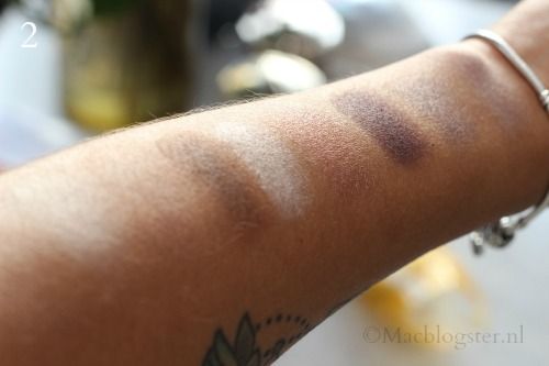 Oogschaduw palette waarmee je meerder oogschaduw looks kunt maken Review en swatches Freedom Makeup oogschaduw palette 2_Freedom_Makeup_London_Pro_32_palette_zpsge9bekdu.jpg